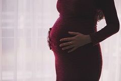 Las prestaciones por maternidad están exentas de IRPF